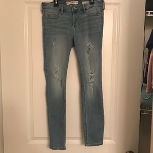 Hollister jeans size 28